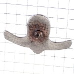 ピンバッジ・赤い剣道の面シルバー銀色