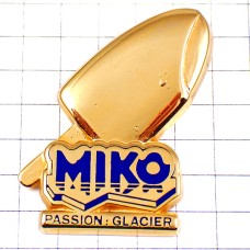 ピンバッジ・アイスクリーム金色ゴールドお菓子 MIKO ALGIDA ピンバッジ・アイスクリーム金色ゴールドお菓子 MIKO ALGIDA