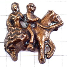 ピンバッジ・フラメンコ踊り子スペイン馬に相乗りブロンズ色 FLAMENCO SPAIN CAVALIER BRONZE ピンバッジ・フラメンコ踊り子スペイン馬に相乗りブロンズ色 FLAMENCO SPAIN CAVALIER BRONZE