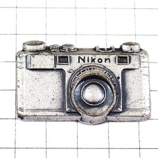 ピンバッジ・ニコンMカメラ写真一眼レフ撮影シルバー銀色 NIKON NIKON-M JAPAN