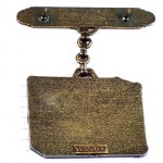 ピンバッジ・ハワイ赤いスーツケース旅行鞄カイロやニューヨーク HAWAI SUITCASE #BIG ピンバッジ・ハワイ赤いスーツケース旅行鞄カイロやニューヨーク HAWAI SUITCASE #BIG