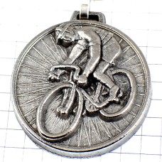 キーホルダー・ツールドフランス自転車レース記念シルバー銀色  LE-TOUR-DE-FRANCE LE-TOUR RANDONNEE CHARRAS FRANCE