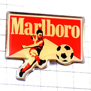 ピンバッジ・サッカー選手マルボロ煙草タバコ球ボール