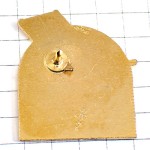 ピンバッジ・プールサイドのデッキチェア椅子アニゼットお酒 ANISETTE-GRAS