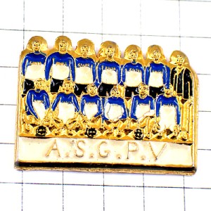 ピンバッジ・サッカーチーム記念撮影