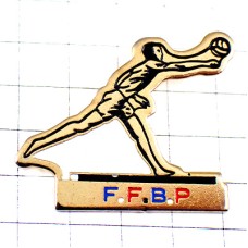 ピンバッジ・バレーボール選手レシーブ手をのばす FFBP FEDERATION-FRANCAISE-DE-PELOTE-BASQUE BASQUE FRANCE