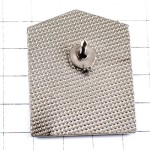 ピンバッジ・窓の向こうの海ヘリゴン化粧品