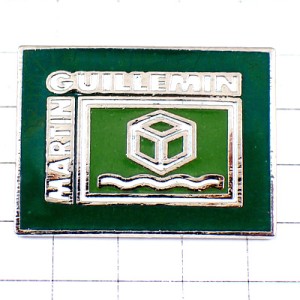 ピンバッジ・緑色のキューブ型グリーン立方体