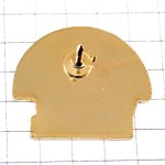 ピンバッジ・灰色のアルファベット