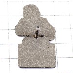 ピンバッジ・理容師カット中おじさん美容師ハサミ