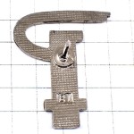 ピンバッジ・アルファベットＰ緑色の文字