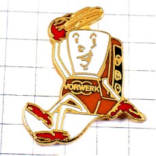 ピンバッジ・フォアベルク社ロボット金色の帽子 VORWERK KITCHEN ROBOT GERMANY ピンバッジ・フォアベルク社ロボット金色の帽子 VORWERK KITCHEN ROBOT GERMANY