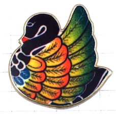 ピンバッジ・カラフルな羽根の鳥 COLORS DUCK ピンバッジ・カラフルな羽根の鳥 COLORS DUCK