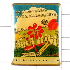 ピンバッジ・春の山に献血の赤い花ラポスト郵便局とフランステレコム電話会社