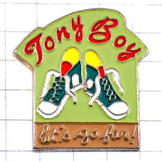 ピンバッジ・スニーカー緑色の靴トニーボーイ洋服 TONY-BOY FRANCE