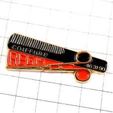 ピンバッジ・美容師のハサミとクシ道具 REGIS-COIFFURE FRANCE