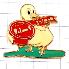 ピンバッジ・アヒル赤い容器のパテ食品 PATE FAT-LEVER FRANCE ピンバッジ・アヒル赤い容器のパテ食品 PATE FAT-LEVER FRANCE