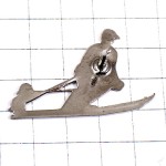 ピンバッジ・スキーヤー銀色シルバー