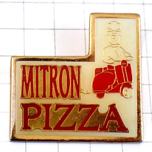 ピンバッジ・シェフ二輪スクーターに乗るピザ屋さん料理人コックさんバイク