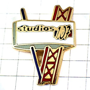 ピンバッジ・スタジオ１０７