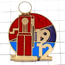 ピンバッジ・エルフ石油の給油機1912年