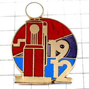 ピンバッジ・エルフ石油の給油機1912年