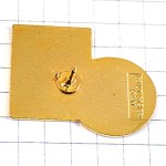 ピンバッジ・大きな木の郵便切手型ラポスト消印付き