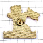 ピンバッジ・ラブの旗クマ熊のぬいぐるみ球ボール波