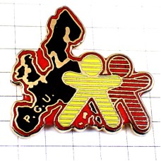 ピンバッジ・ヨーロッパの地図と人々赤と黄色 EUROPE MAP EUROPEAN-PEOPLE ピンバッジ・ヨーロッパの地図と人々赤と黄色 EUROPE MAP EUROPEAN-PEOPLE