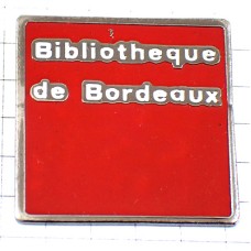 ピンバッジ・赤い正方形ボルドー図書館