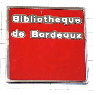 ピンバッジ・赤い正方形ボルドー図書館