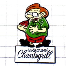 ピンバッジ・眼鏡に緑のポロシャツ男レストランのケーキお菓子 CHANTEGRILL FRANCE