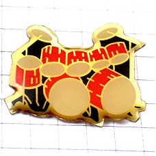 ピンバッジ・赤いドラムセット音楽ミュージック太鼓 PERCUSSION