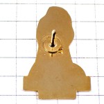 ピンバッジ・ゴルファー緑の芝ミニゴルフ場