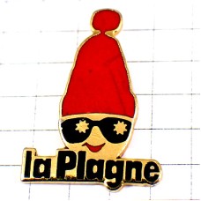 ピンバッジ・スキーヤー眼鏡スキー帽サングラス光る雪の結晶 LA-PLAGNE BONNET SKIING ALPS FRANCE ピンバッジ・スキーヤー眼鏡スキー帽サングラス光る雪の結晶 LA-PLAGNE BONNET SKIING ALPS FRANCE