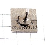 ピンバッジ・みどり緑グリーンの畑と家