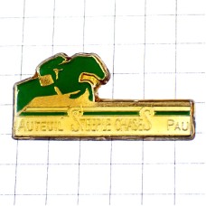 ピンバッジ・競馬の緑色の馬と騎手ジョッキー AUTEUIL SULKY PARIS FRANCE