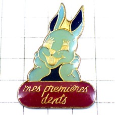 ピンバッジ・初めての歯ウサギ乳歯うさぎ歯医者さん RABBIT PREMIERES-DENTS FRANCE ピンバッジ・初めての歯ウサギ乳歯うさぎ歯医者さん RABBIT PREMIERES-DENTS FRANCE