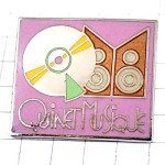 ピンバッジ・黒いレコード盤スピーカー音楽