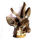 ピンバッジ・大きな角の鹿ハンティング狩猟ブロンズ色のシカ