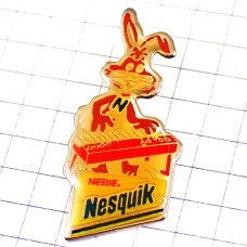 ピンバッジ・うさぎ兎キーボード奏者ミュージック音楽楽器 NESQUIK NESTLE SWISS