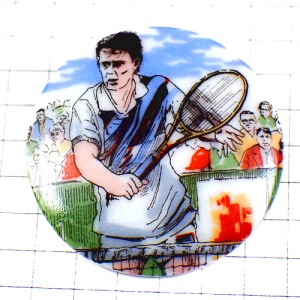 ピンバッジ・テニス選手リモージュ焼テニスコート陶磁器製