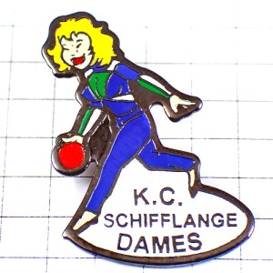 ピンバッジ・ボウリング選手ぴったりスーツの女の子