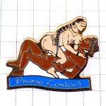 ピンバッジ・ヌードの女の子 KAMASUTRA PARIS FRANCE