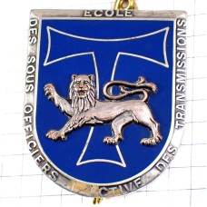 ブローチ・下士官学校ライオンＴアルファベット通信ミリタリーフランス軍 ECOLE-DES-SOUS-OFFICIERS-DES-TRANSMISSIONS FRANCE