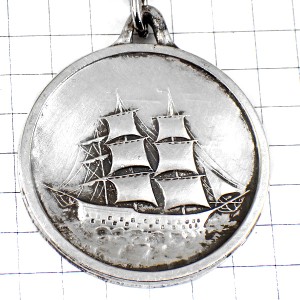 キーホルダー・ボート帆船ビスケット飴チョコレートお菓子屋さん銀色シルバー