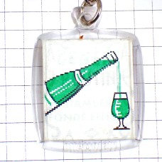 キーホルダー・グラスにワインを注ぐ葡萄酒 GENEPI VISIOMATIC FRANCE