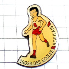 ピンバッジ・ランナー陸上選手ランニングシャツ