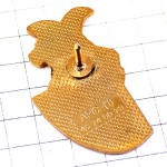 ピンバッジ・元気のいいウサギ兎と人参