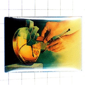 ピンバッジ・心臓と手の絵お医者さん外科医 PAINTER HEART
